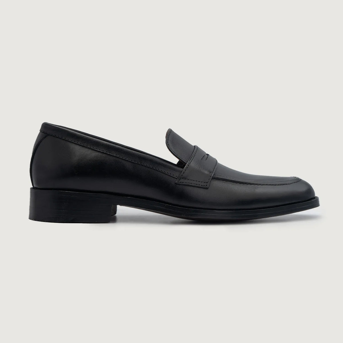 Black Full-Grain leather Loafers - Goodyear Welt Construction & Front Toe Box Detail