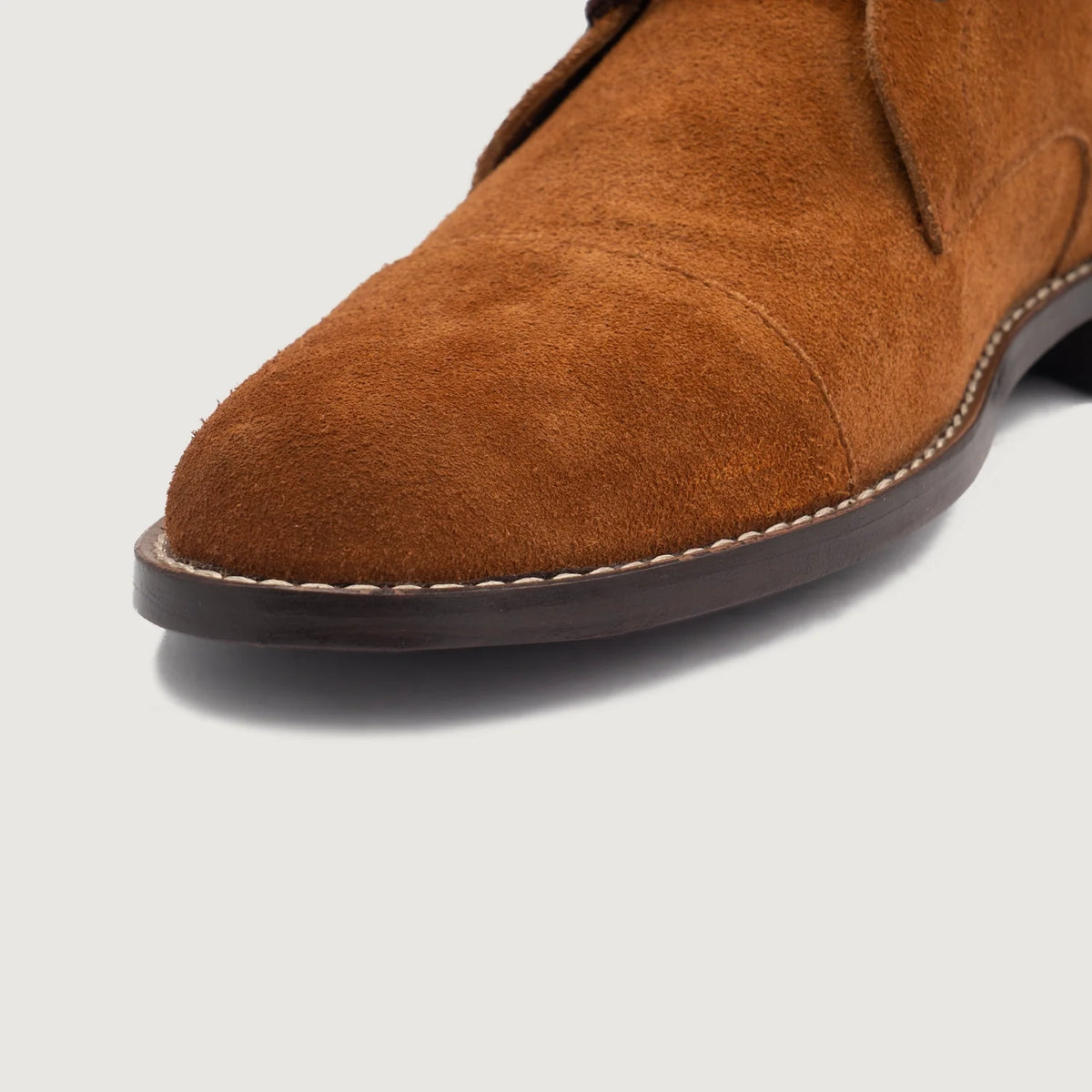 Cushioned Leather Insole & Ergonomic Arch Support Construction Detail
