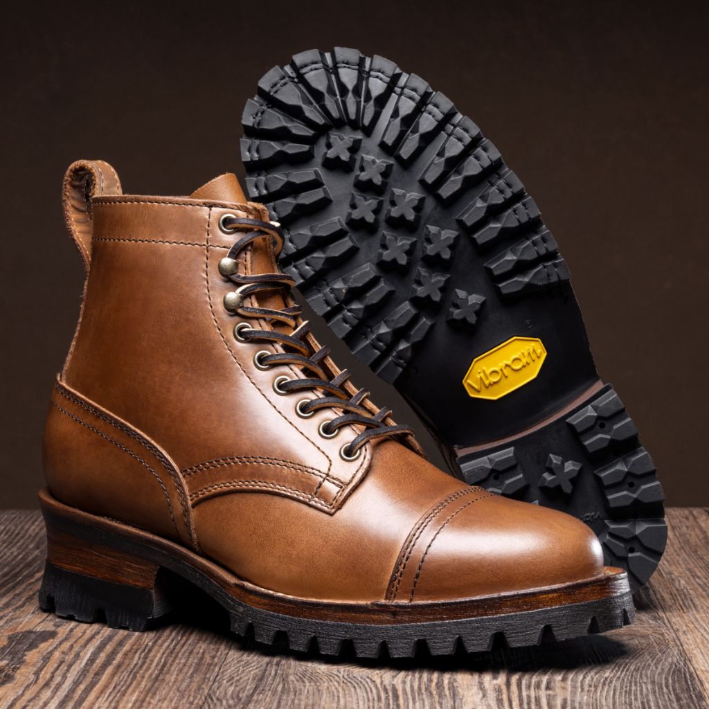 Authentic Full-Grain Leather Grain Depth & Pull-Up Patina Texture Detail