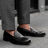 Authentic Full-Grain Leather Grain Depth & Pull-Up Patina Texture Detail