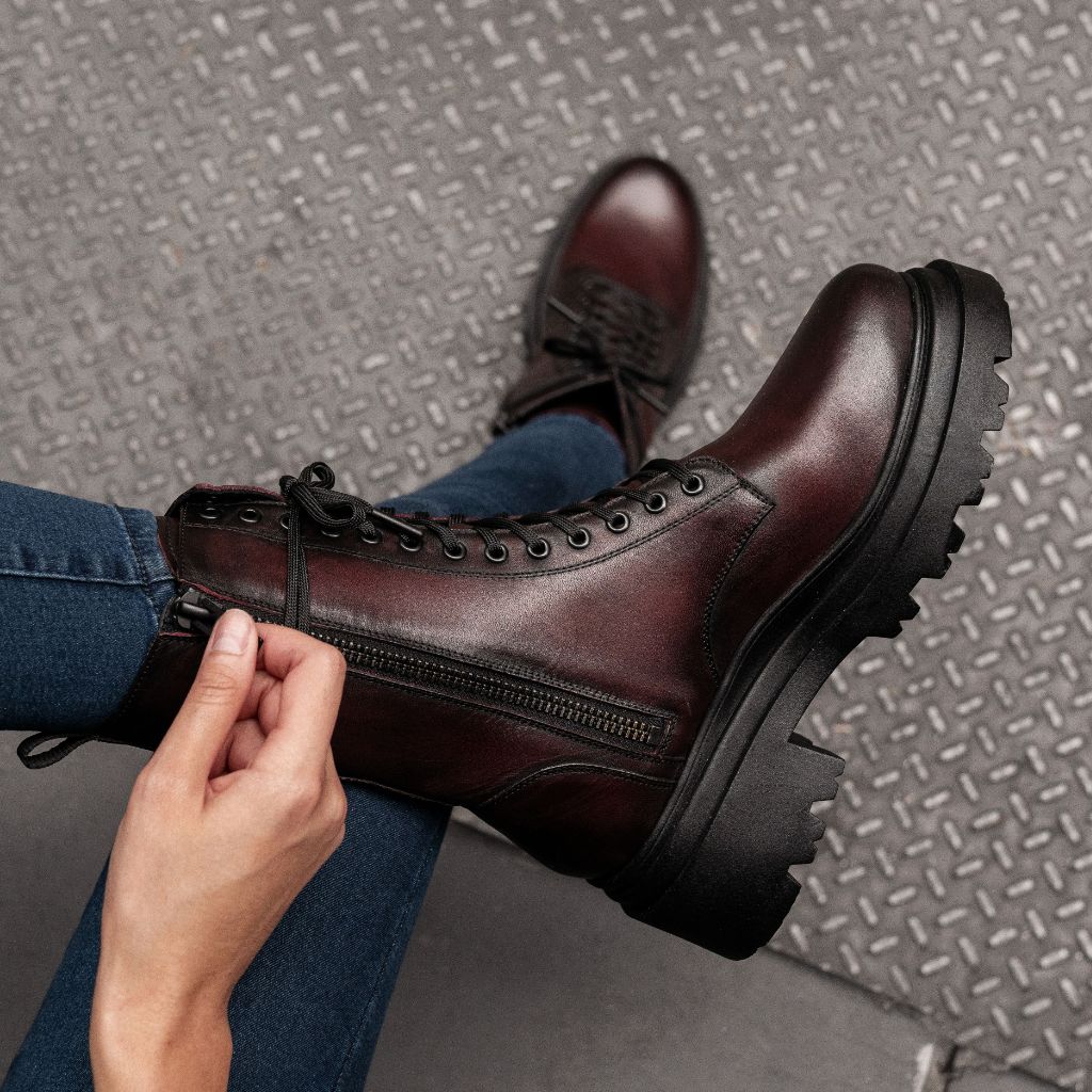 Top-Down Perspective Showing Lacing System & Tongue Craftsmanship