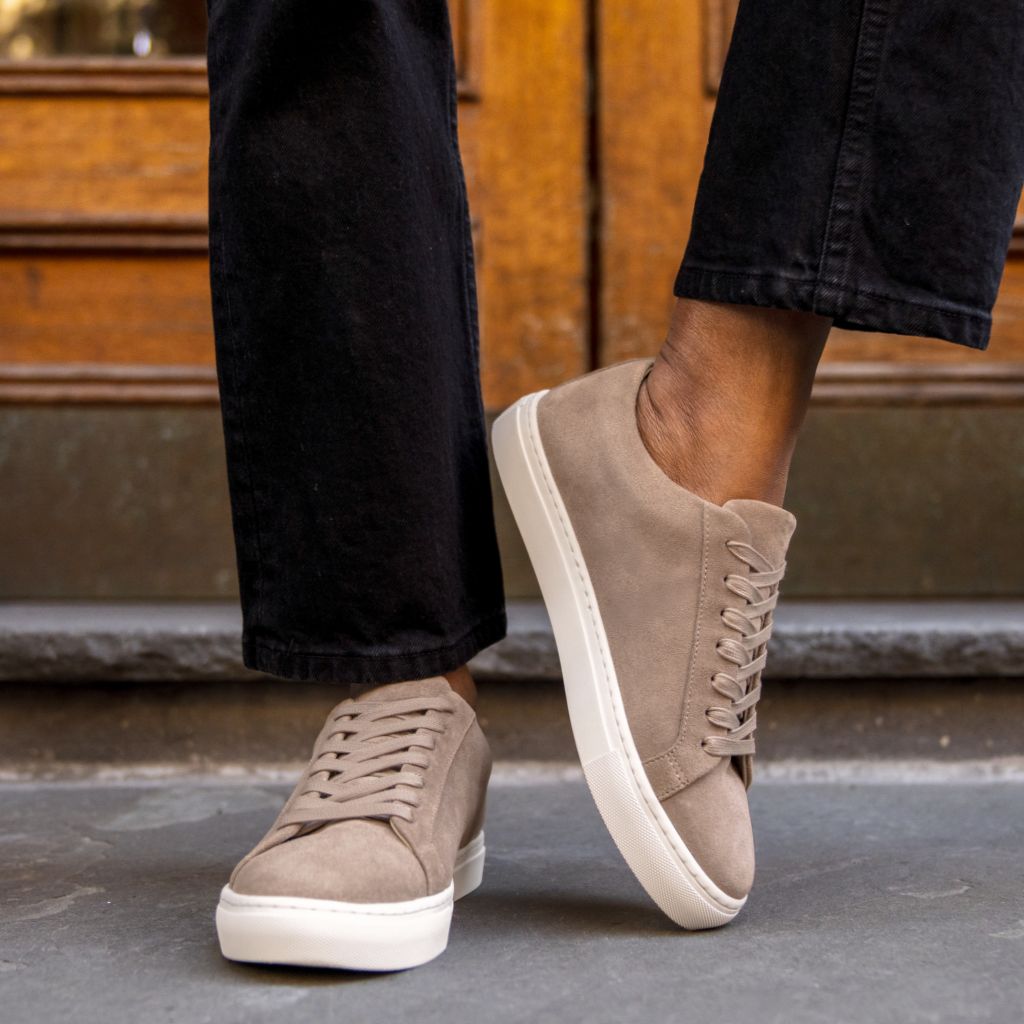 Cushioned Leather Insole & Ergonomic Arch Support Construction Detail