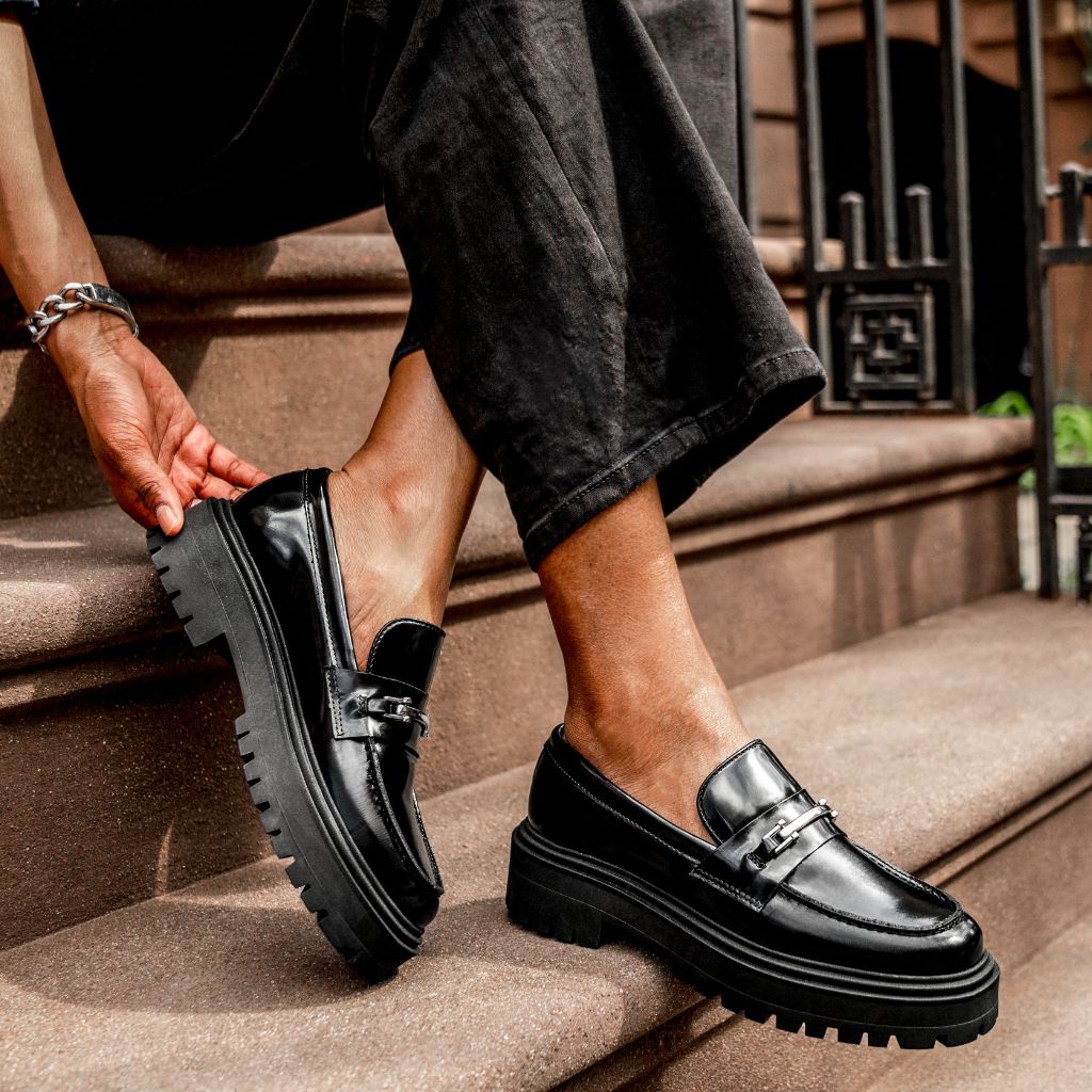 Cushioned Leather Insole & Ergonomic Arch Support Construction Detail