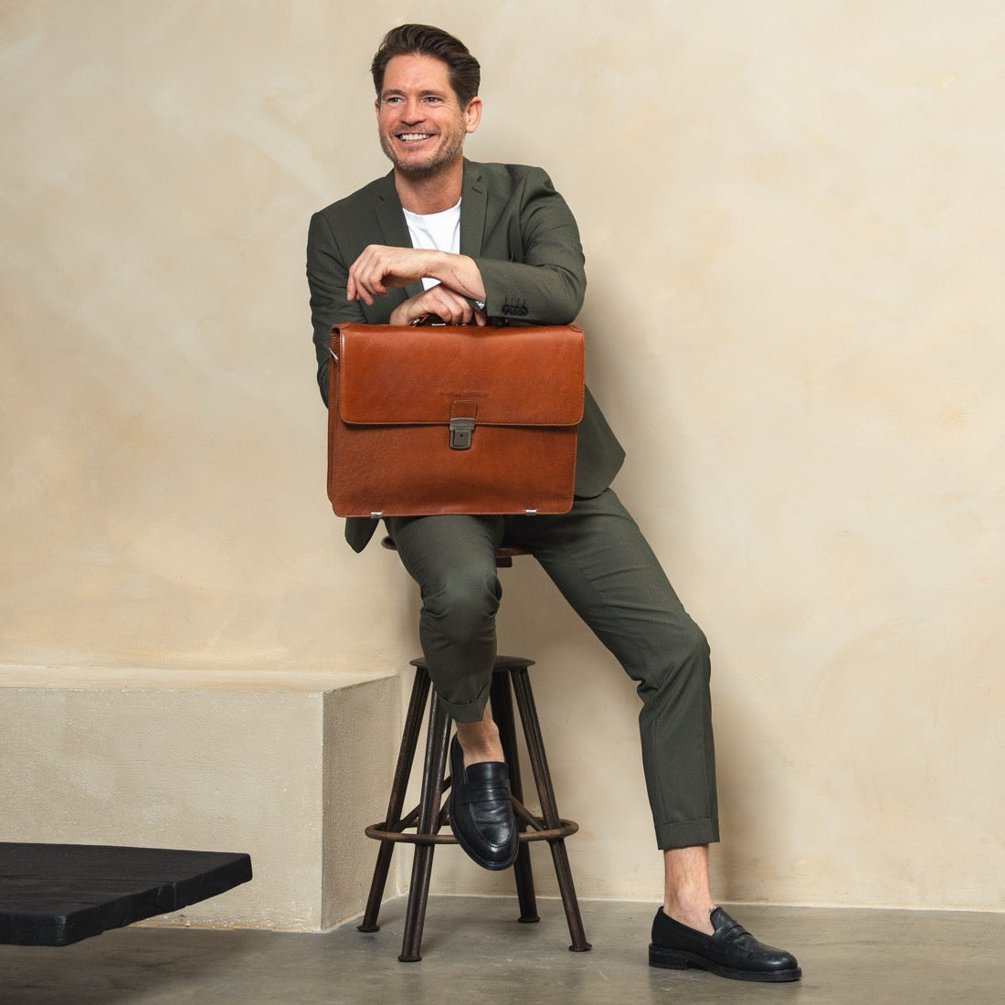 Salvatore Full-Grain Leather Briefcase – alternate product view 3