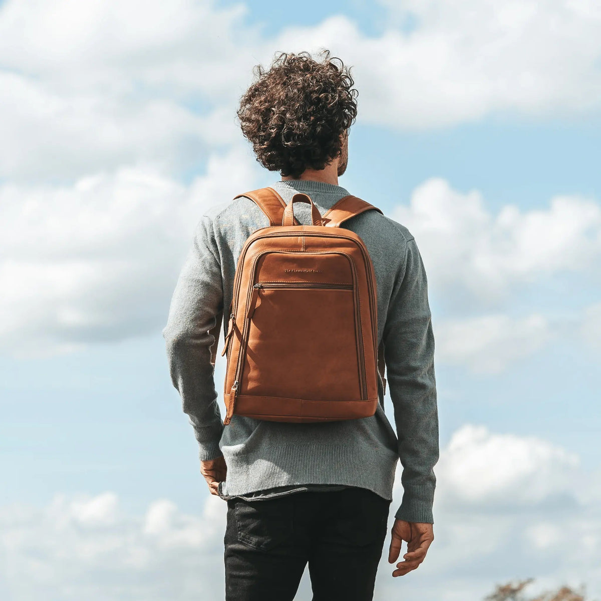 Detroit Full-Grain Leather Laptop Backpack – alternate product view 3