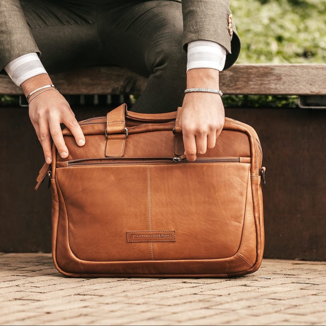 Seth Full-Grain Leather Laptop Bag – alternate product view 2