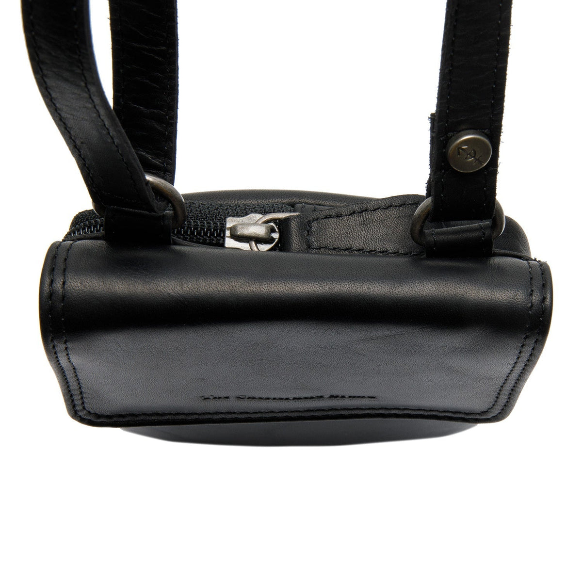 Close-Up Detail of Classic Collar &amp; Heavy-Duty Zipper Hardware on Langley Full-Grain Leather Phone Bag