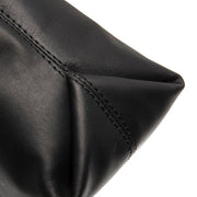 100% Full-Grain Wax Pull-Up 100% Full-Grain Leather Grain Texture &amp; Handcrafted Patina Detail