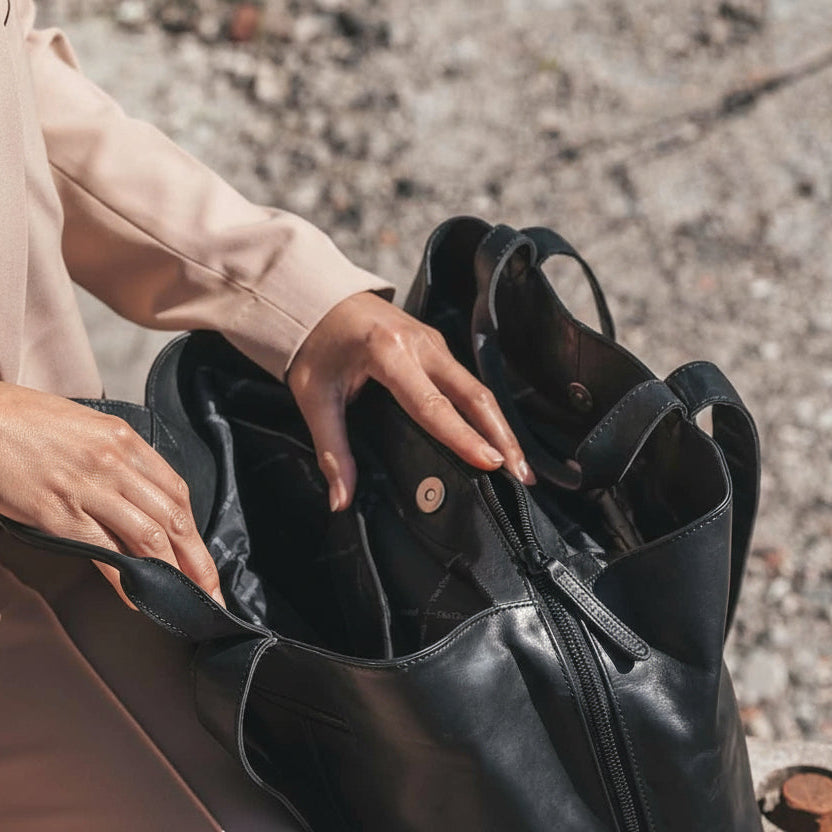 Gail Full-Grain Leather Shoulder Bag - Structured Side Profile Showing Gusset Depth &amp; Expansion Capacity
