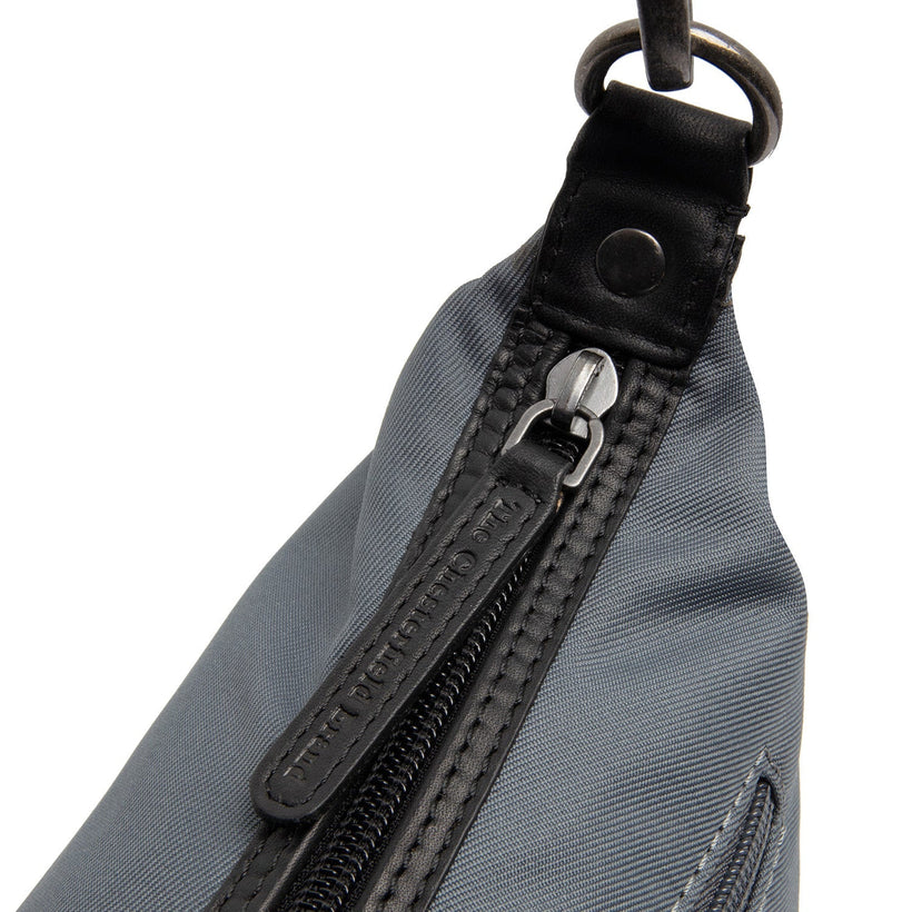 Lovund Full-Grain Leather Shoulder Bag