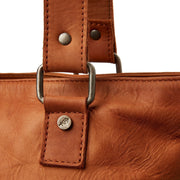 100% Full-Grain Wax Pull-Up 100% Full-Grain Leather Grain Texture &amp; Handcrafted Patina Detail