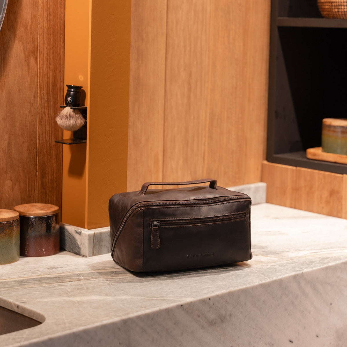 Elmia Full-Grain Leather Toiletry Bag – alternate product view 3