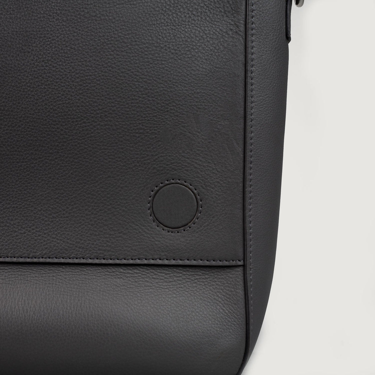 
The Carismatico Leather Messenger Bag – alternate product view 8