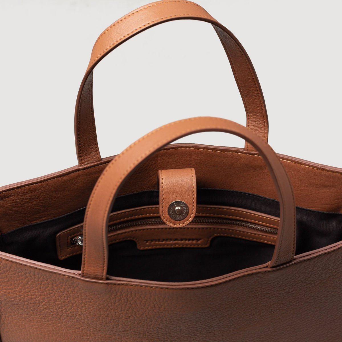 
The Poet Leather Tote Bag – alternate product view 8